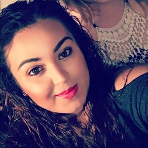Meet your Posher, Annette
