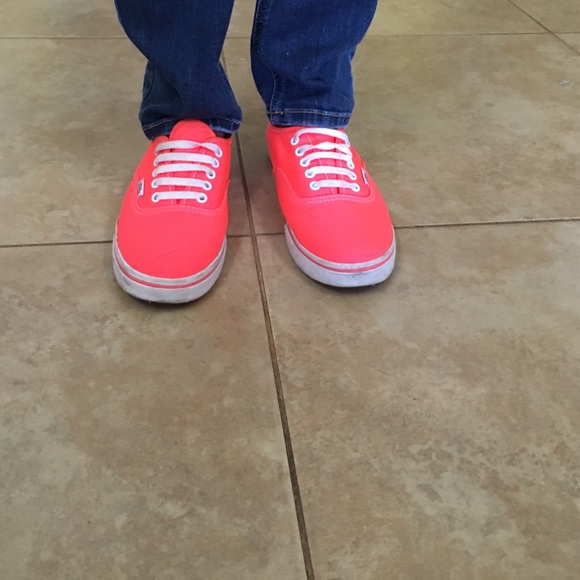 Shoes - Picture 2 of 4