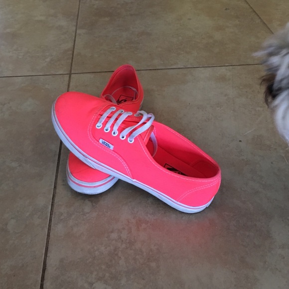 Shoes - Picture 4 of 4