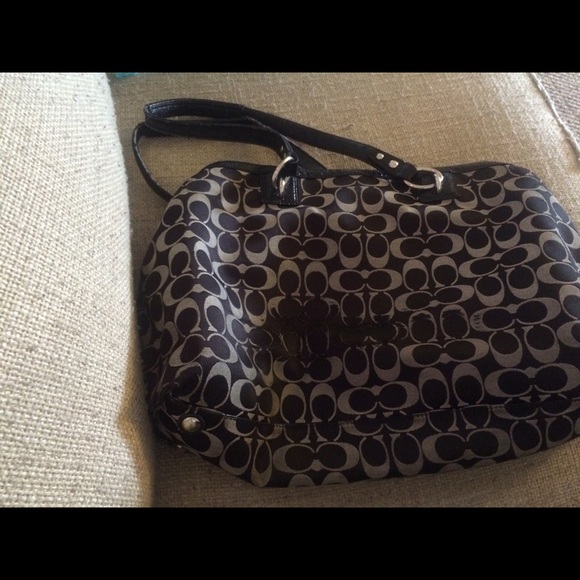 Authentic coach purse - Picture 2 of 4