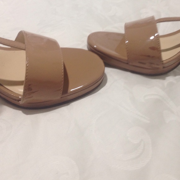 ❗️SHOE SALE❗️Nine West Nude T-strap Heels - Picture 3 of 4