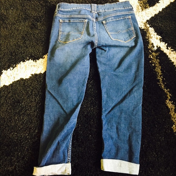 Capri Length Jeans - Picture 2 of 3