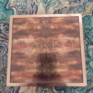 Urban Decay's limited edition NAKED on the run