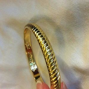 Bangle bracelet