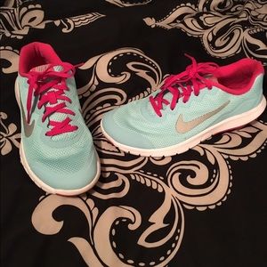 Nike Flex Experience Tennis Shoes