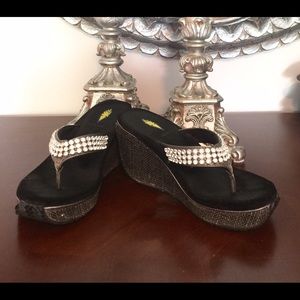 👠Volatile Crystal slip on's  in Black org. $129👠