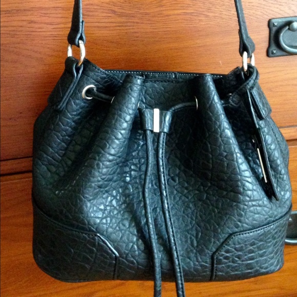 Like new black NINE WEST Bucket bag purse💕9x14x5
