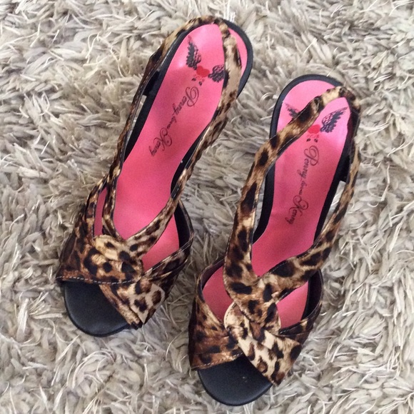 Sexy Animal Print Heels