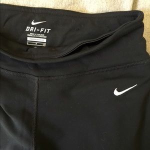 NWOT black nike leggings!