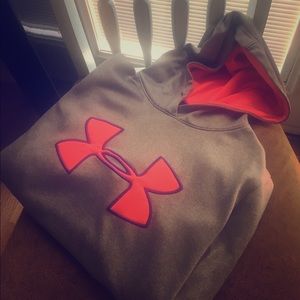 Under armour pullover