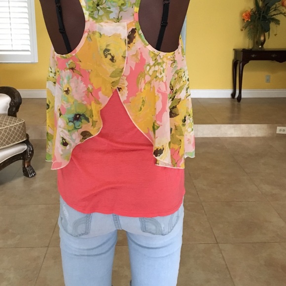 Top - Picture 2 of 3