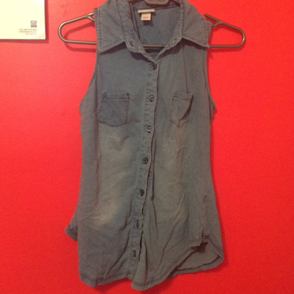 Collared, Button Up, No Sleeve Top