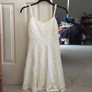 Lulu's white dress