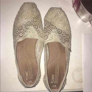 White lace Toms