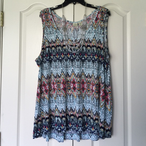 Lucy & Laurel Tops - Tribal print tank top tunic