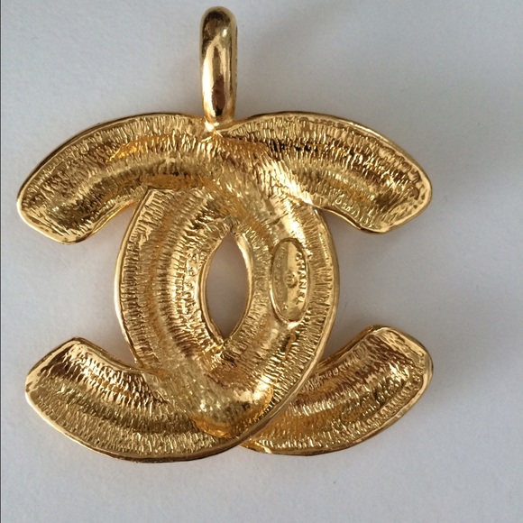Chanel CC jumbo pendant - Picture 2 of 4