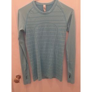 Lululemon turquoise top