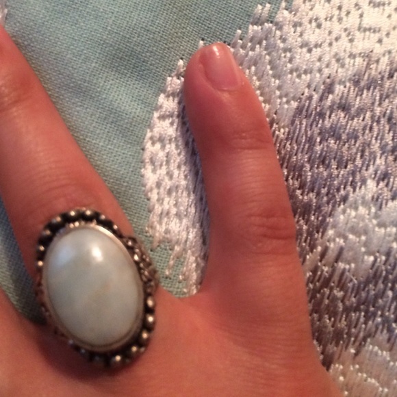 Ring - Picture 3 of 4