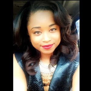 Meet your Posher, D'lacia