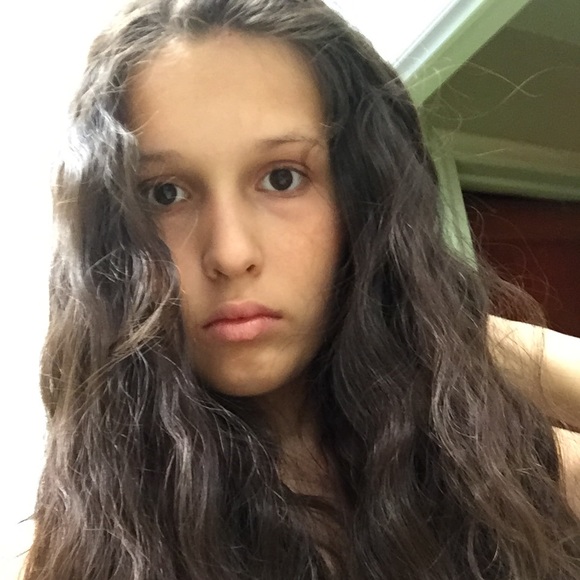 Meet your Posher, Aurelia - Picture 2 of 2