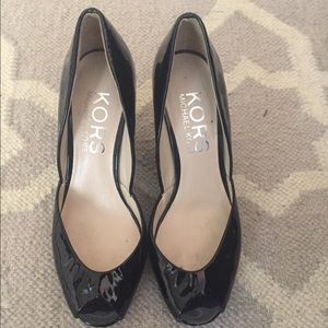Kors black patent wedges