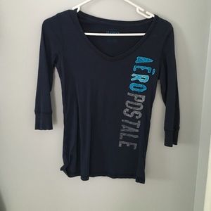 Long sleeved shirt with v neck