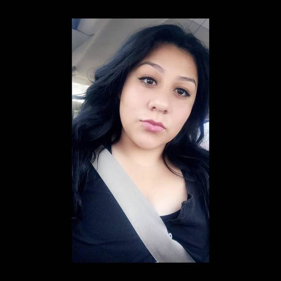 Meet your Posher, Sela