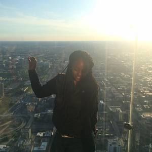 Meet your Posher, Selom