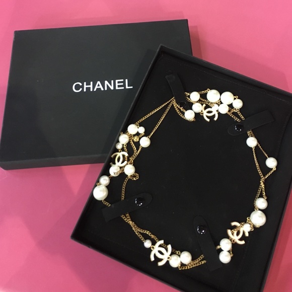SOLD Chanel pearl necklace