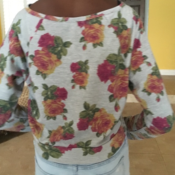 Top - Picture 2 of 2