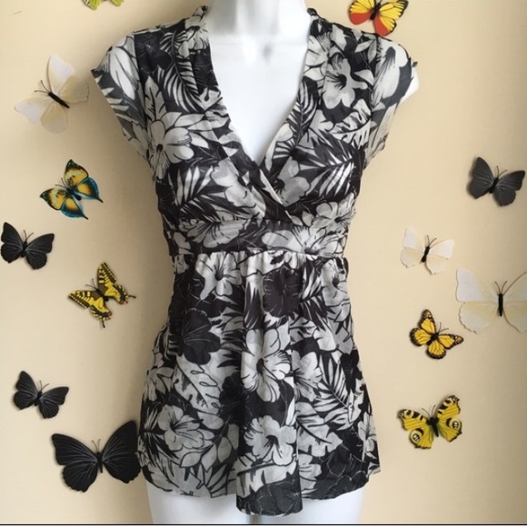 Anthropologie Tops - BOGO Anthropologie Sweet Pea Black While Top S