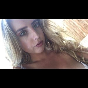 Meet your Posher, Courtney