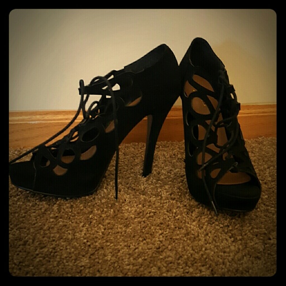5" black heels