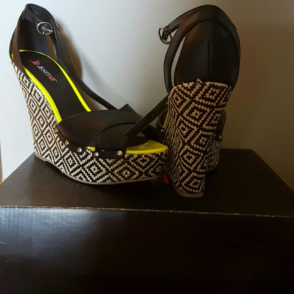 Anacapri Wedges - Picture 2 of 3