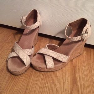Toms wedges