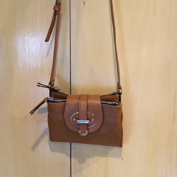🌷Nine West Cross Body Bag