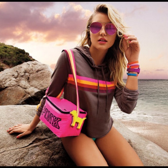 VS PINK cooler in Neon Yellow - Picture 1 of 4