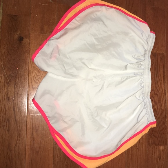 Nike shorts - Picture 2 of 2