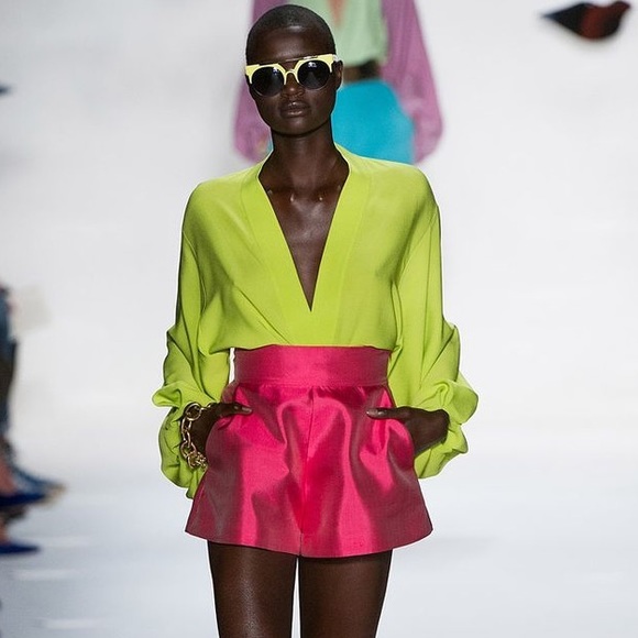 DVF NEON RUNWAY pink high waited shorts - Picture 2 of 3