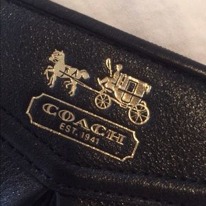 Coach wristlet (black)