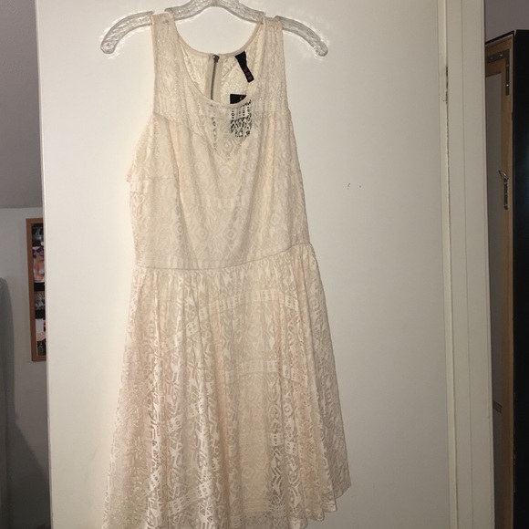lace dress - Picture 1 of 3