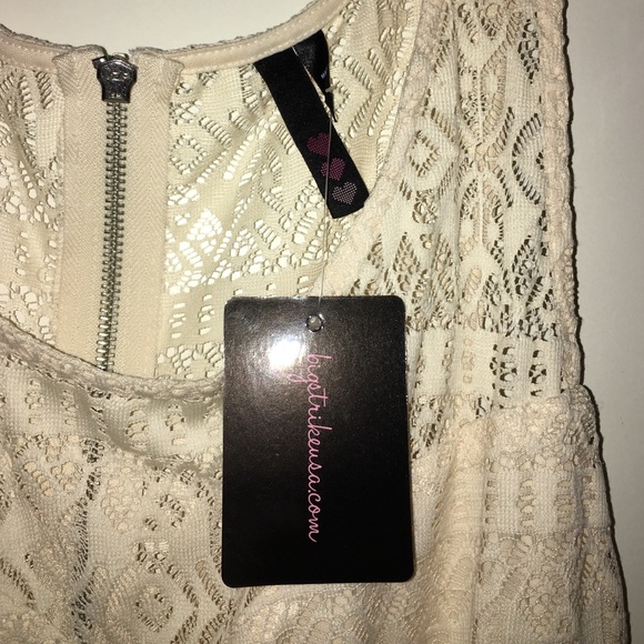 lace dress - Picture 2 of 3