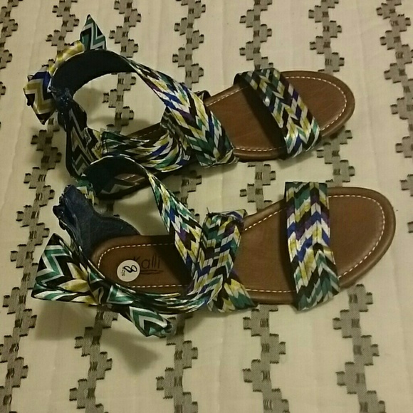 Kalli sandals