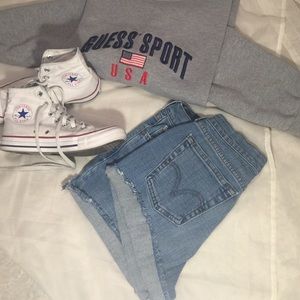 ✨✨✨LEVIS CUTOFFS✨✨✨