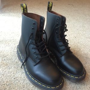 Dr Martens (never worn) - black