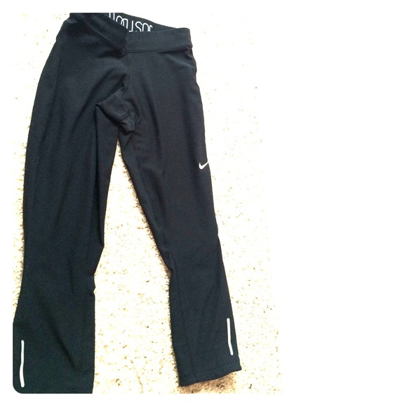 Nike crop leggings - Picture 1 of 3