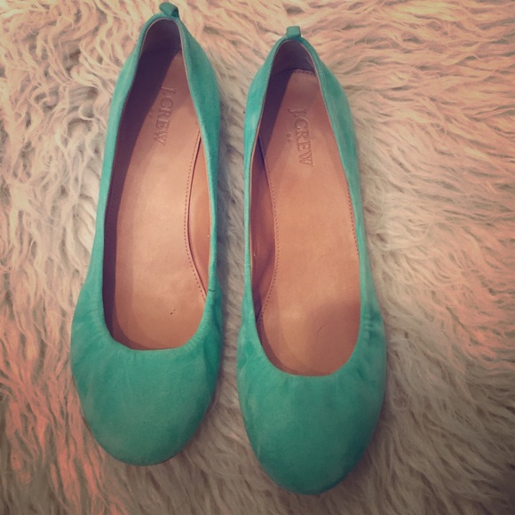 J CREW FLATS.