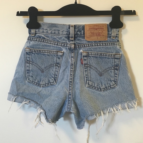 Vintage Levi's High Waisted XXS Denim shorts 23
