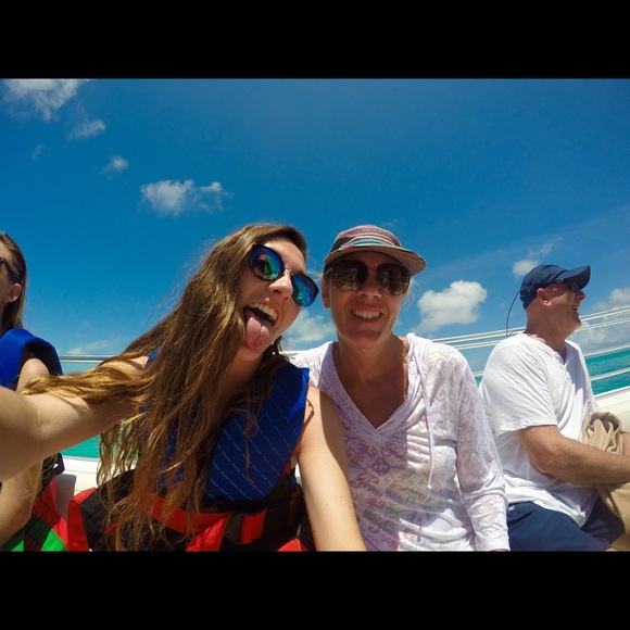 Meet your Posher, Hannah