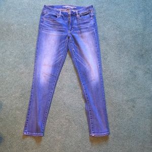 barely worn skinny jeans, don't fit anymore.